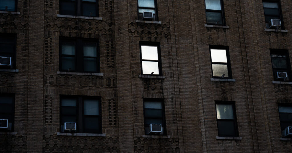 Judge Blocks Trump Administration’s Homeless Aid Plan