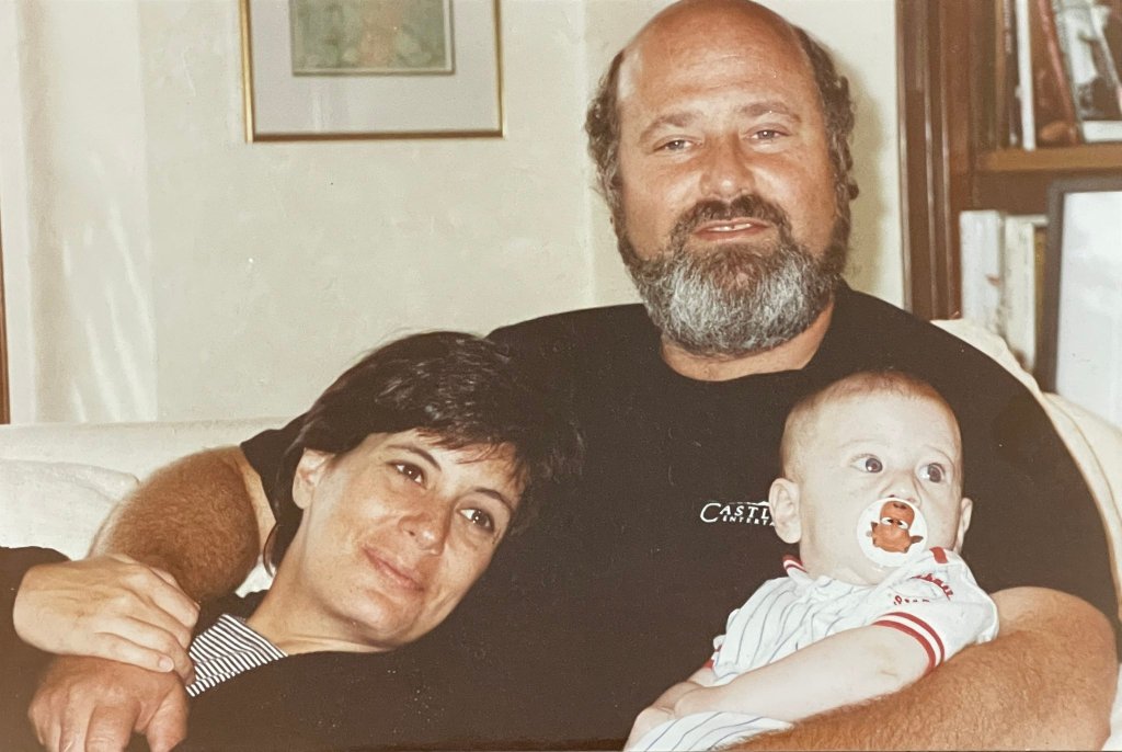 Michele Singer and Rob Reiner with their child in 1989.