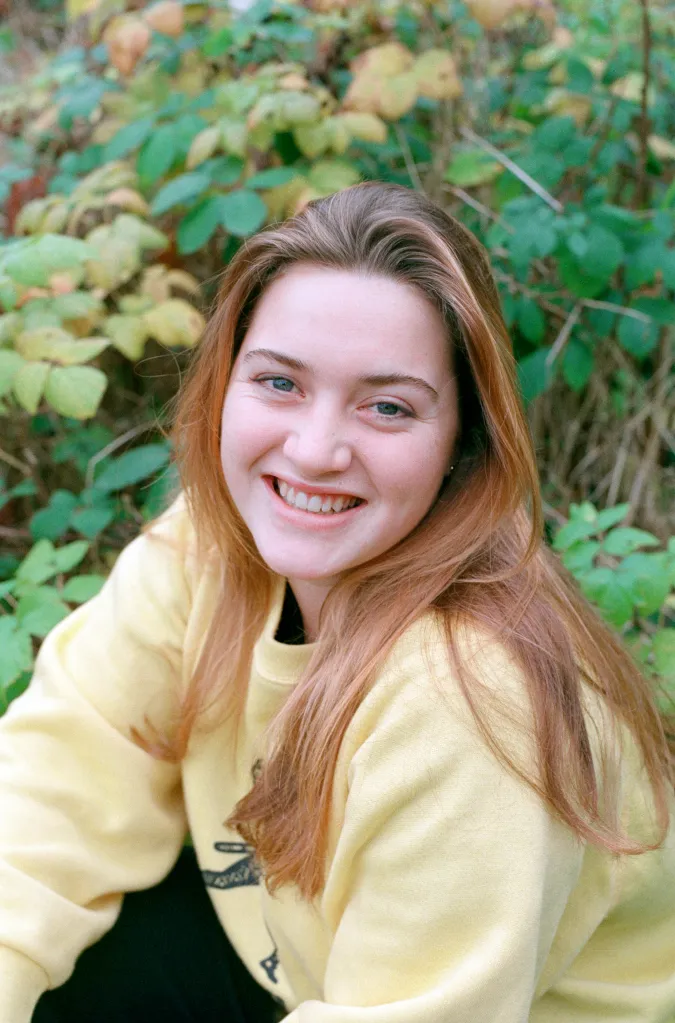 Kate Winslet smiling at 16 years old.