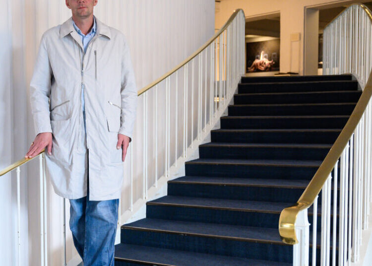 He Smeared Dog Feces on a Critic. Now, He’s Back in the Spotlight.