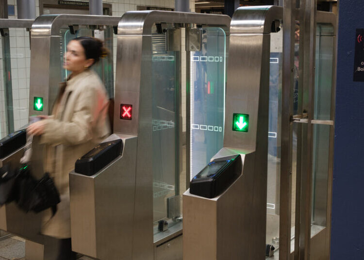 Bumpy Rollout for New Gates Meant to Stop Subway Fare Evasion