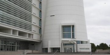 Trump-Appointed Judge Flays ICE Over Conditions in Long Island Lockup