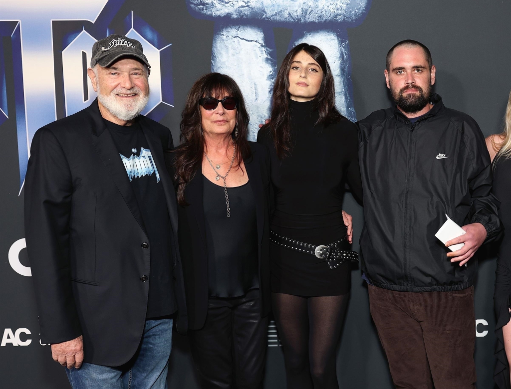 Rob Reiner, Michele Reiner, Romy Reiner, and Nick Reiner posing at the 