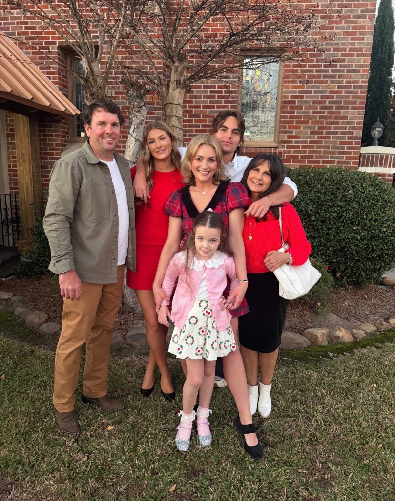 Jamie Lynn Spears with her family and Britney Spears' son Sean Preston.