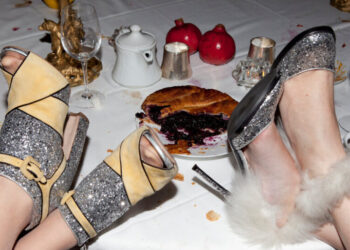 Want to Love the Holidays? Give Up Hosting.