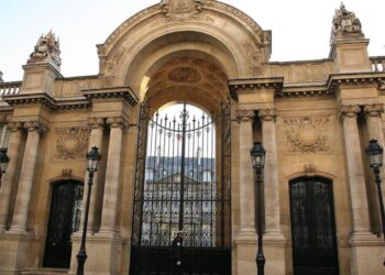 First the Louvre, Now the Presidential Palace: New Theft Rattles France