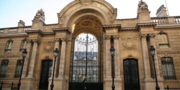 First the Louvre, Now the Presidential Palace: New Theft Rattles France