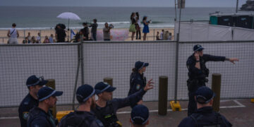 Bondi Beach Shooting Suspects Also Used Pipe Bombs in Attack, Police Say