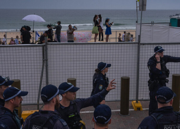 Bondi Beach Shooting Suspects Also Used Pipe Bombs in Attack, Police Say