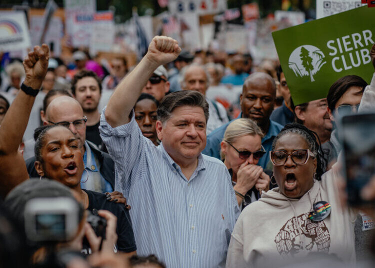 Justice Dept. Sues Illinois Over Law Limiting Immigration Enforcement