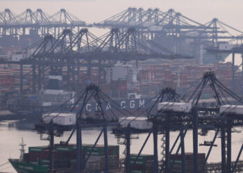 Trump Administration Delays Tariffs on Chinese Semiconductors