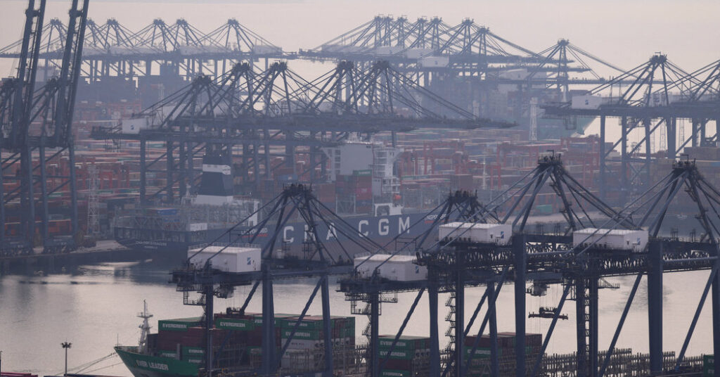 Trump Administration Delays Tariffs on Chinese Semiconductors