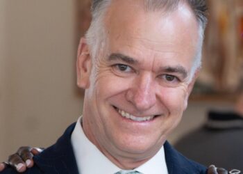 Palm Beach Rallies Behind a Restaurant Manager Held at ‘Alligator Alcatraz’