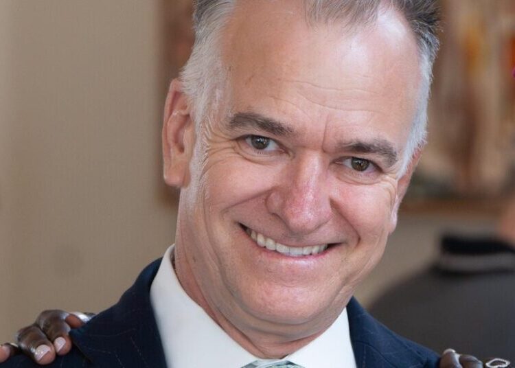 Palm Beach Rallies Behind a Restaurant Manager Held at ‘Alligator Alcatraz’