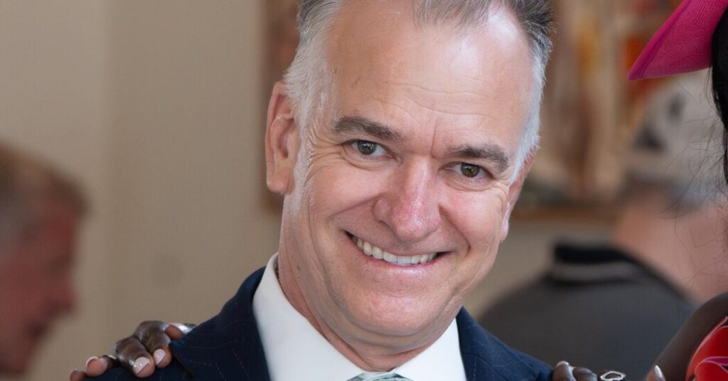 Palm Beach Rallies Behind a Restaurant Manager Held at ‘Alligator Alcatraz’