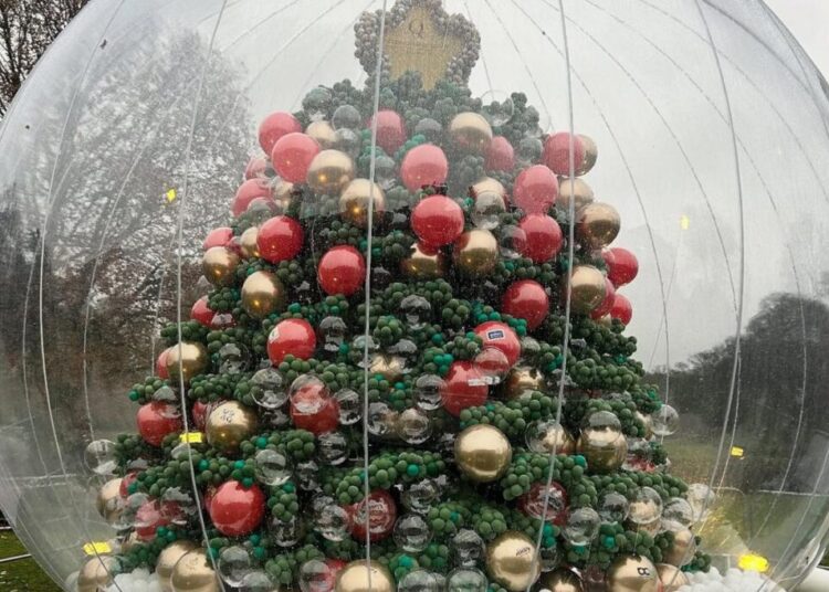 Hotel creates one-of-a-kind Christmas tree — made entirely of balloons