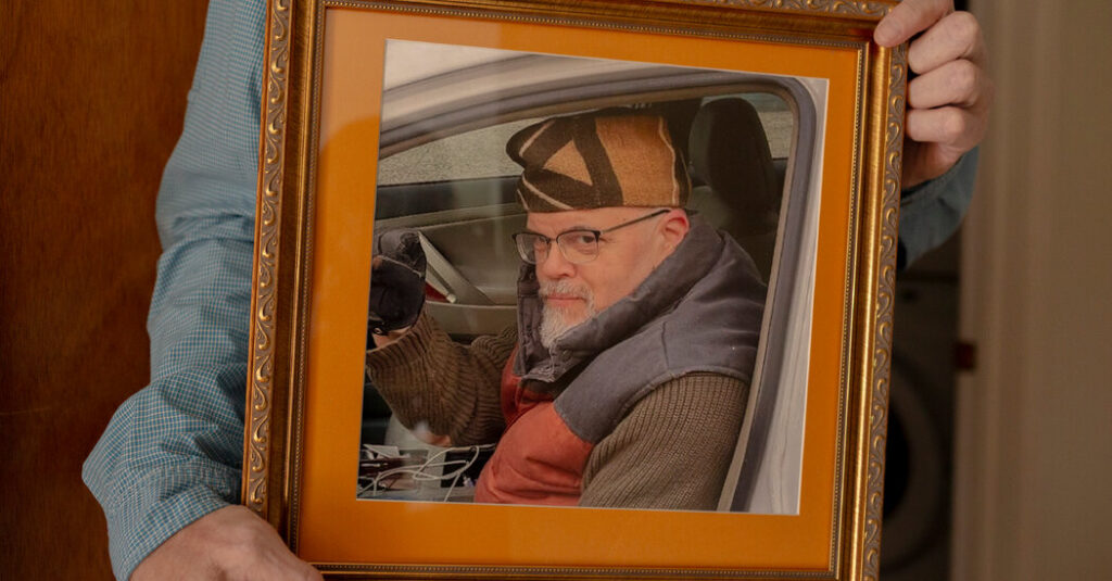 A Man Who Shunned Cheap Sentiment Left a Gift for Others: Life