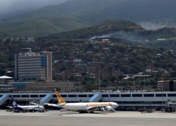 With Airspace Closed, a Lonely Christmas for Many Venezuelans