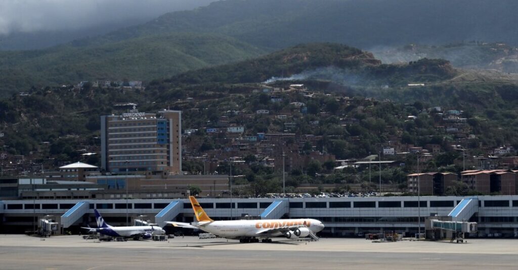 With Airspace Closed, a Lonely Christmas for Many Venezuelans