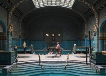 Why Is the ‘City of Baths’ Running Out of Bathhouses?