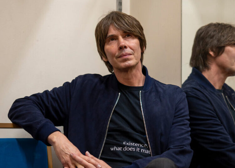 Before This Physicist Studied the Stars, He Was One