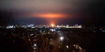 Russia Attacks Kyiv Ahead of Trump-Zelensky Meeting