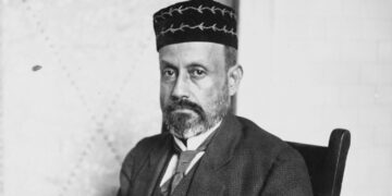 A Dancing Dictator and Bankers in Chains: The Other Venezuela Blockade