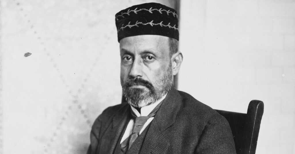 A Dancing Dictator and Bankers in Chains: The Other Venezuela Blockade