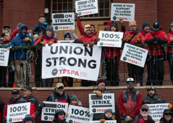Slopes Are Empty as a Labor Dispute Shuts Down a Colorado Ski Town