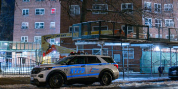 15-Year-Old Is Fatally Shot in Stairwell of Bronx Building