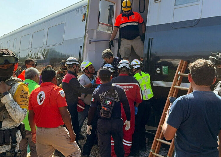 Train Derailment Kills 13 in Mexico