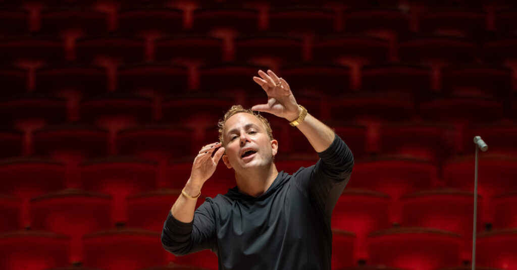 A Star Conductor Brings Sparkle to Vienna’s New Year’s Concert