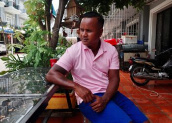 Deported from the U.S. in 2018, he’s trying to help others survive exile