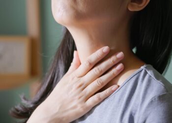 7 home remedies to try for a sore throat
