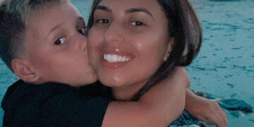 Mom of Karoline Leavitt’s nephew rejects White House narrative of her ICE arrest