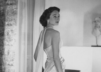Jacqueline de Ribes, Tastemaker and Fashion Avatar, Dies at 96