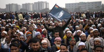 Bangladeshis Pay Last Respects to Former Leader in Tense Capital