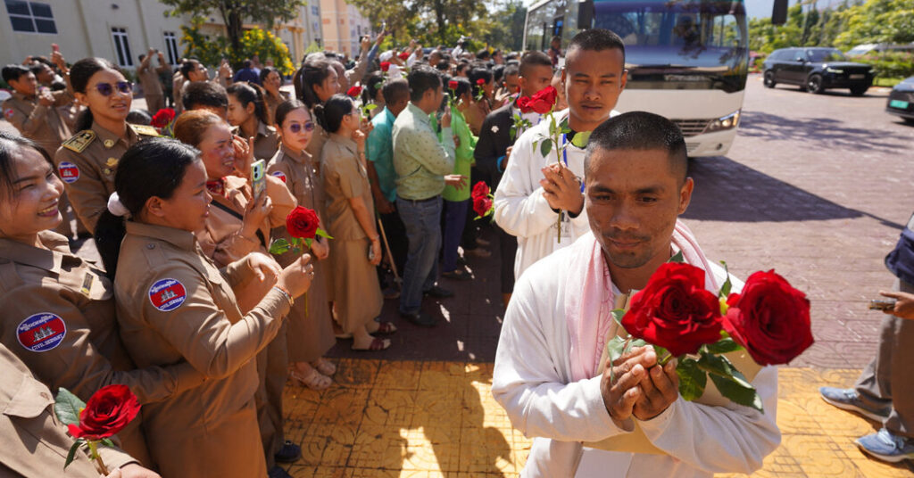 Thailand Releases 18 Cambodian P.O.W.s
