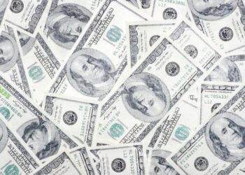 4 Easy Ways to Stay on Top of Your Finances (Without Hating Your Life)