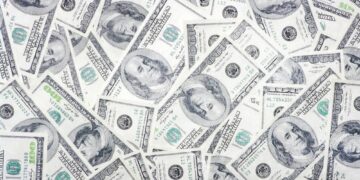 4 Easy Ways to Stay on Top of Your Finances (Without Hating Your Life)