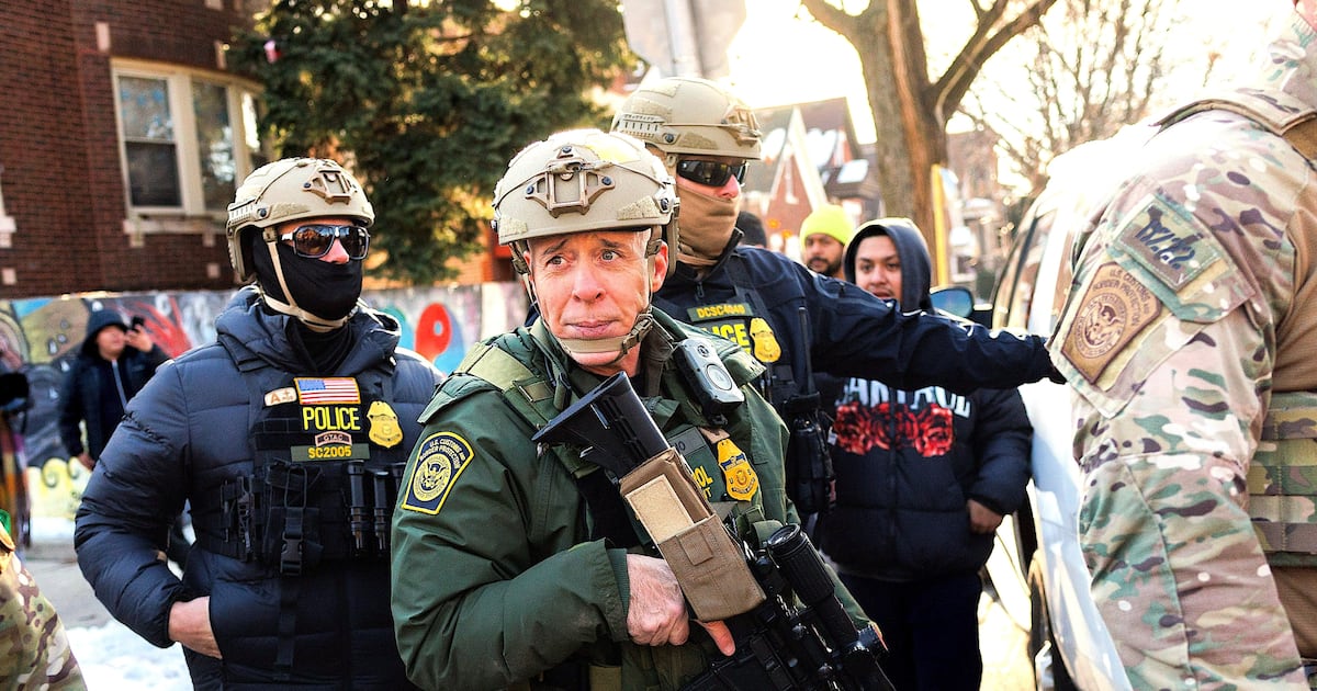 Trump’s Top Goon Parades Around With Gun in Return to Chicago – DNYUZ