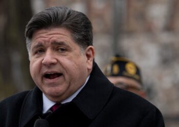 Illinois governor signs law seeking to limit immigration enforcement in state