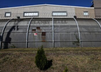 Trump officials ordered to lift limits on lawmakers’ visits to ICE facilities