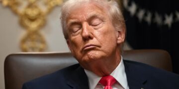 Trump Goon Caught Doodling His Way Through Boss’ Naptime