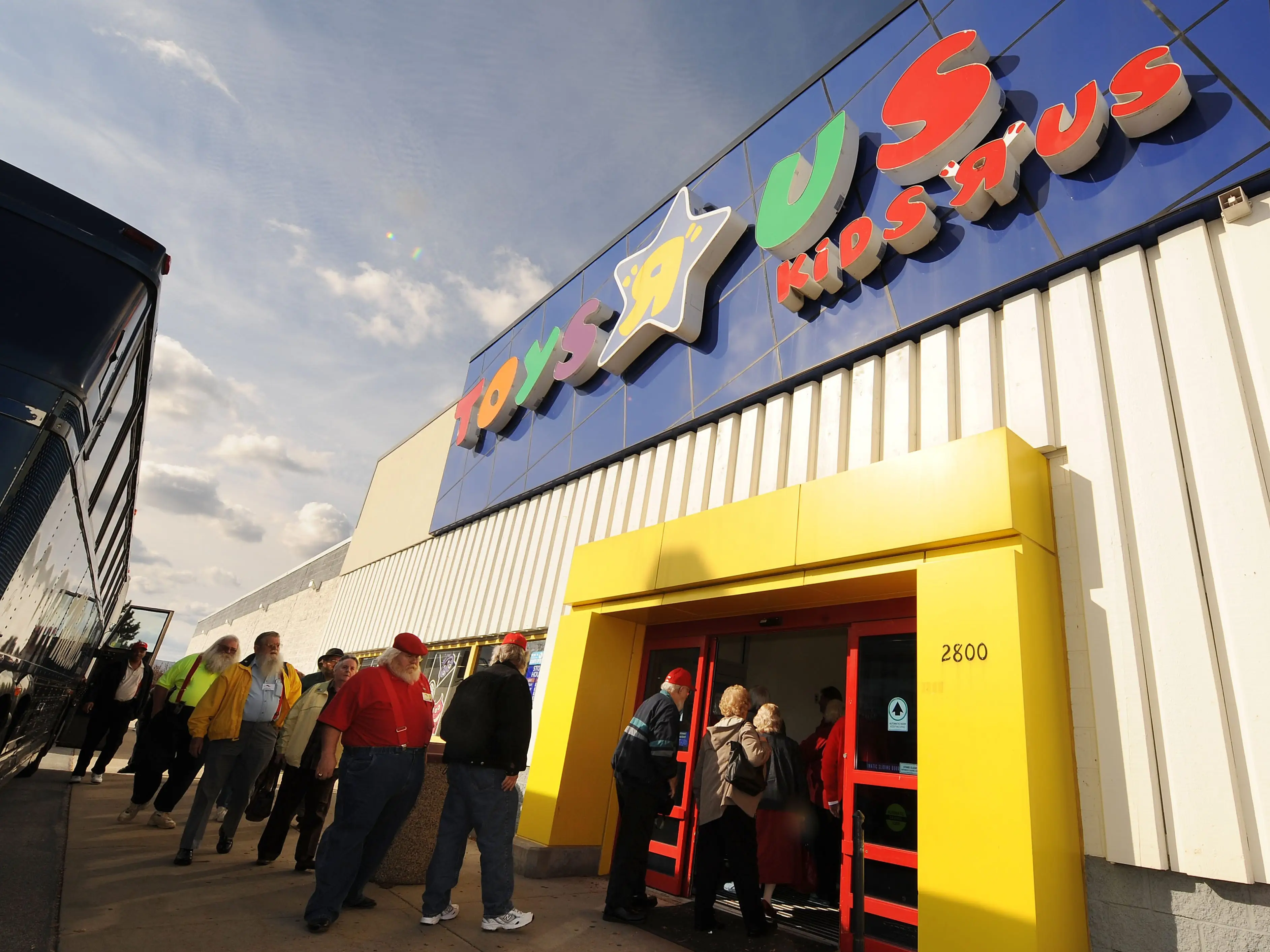 toys r us exterior