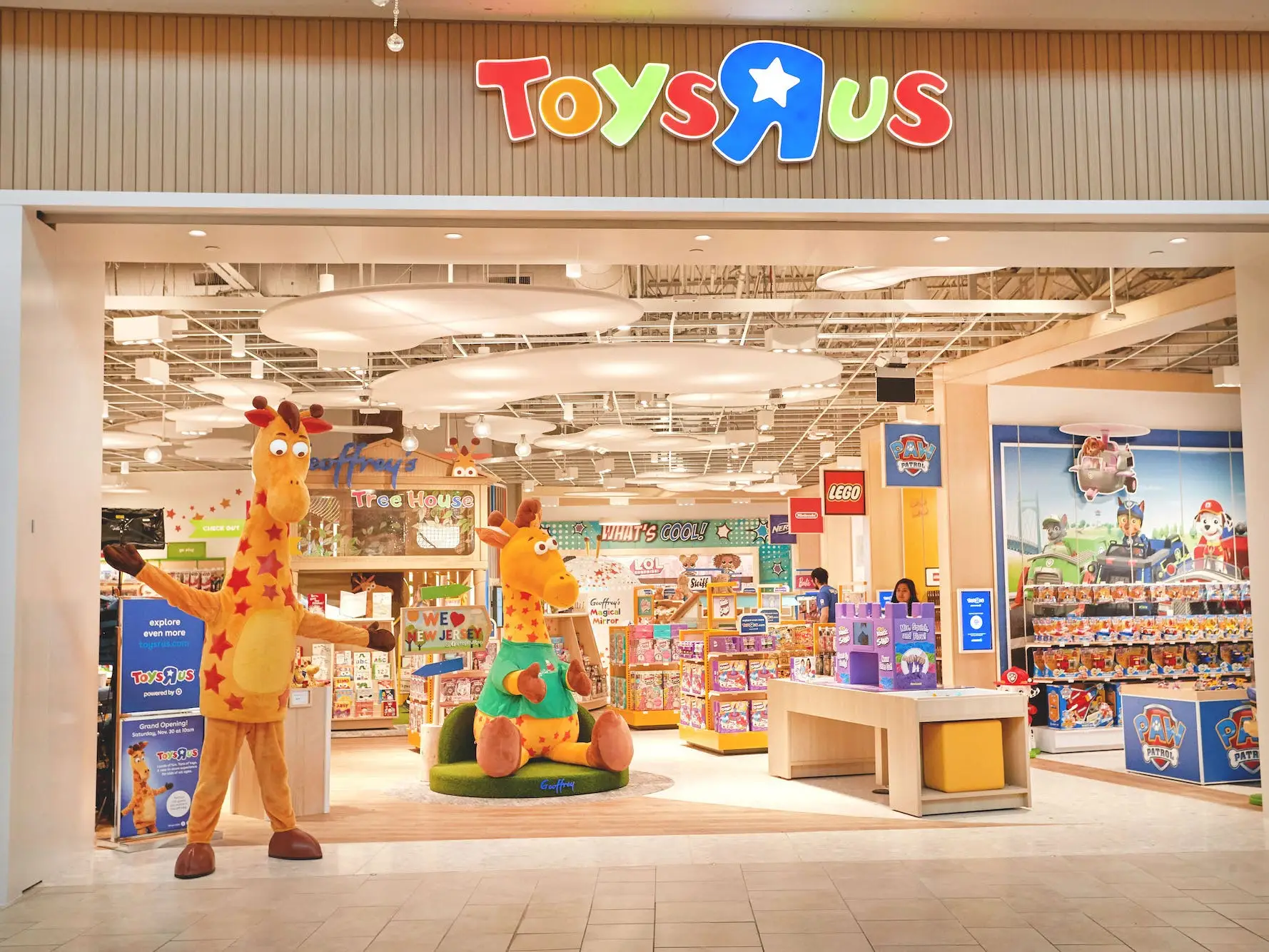 Toys R Us store front