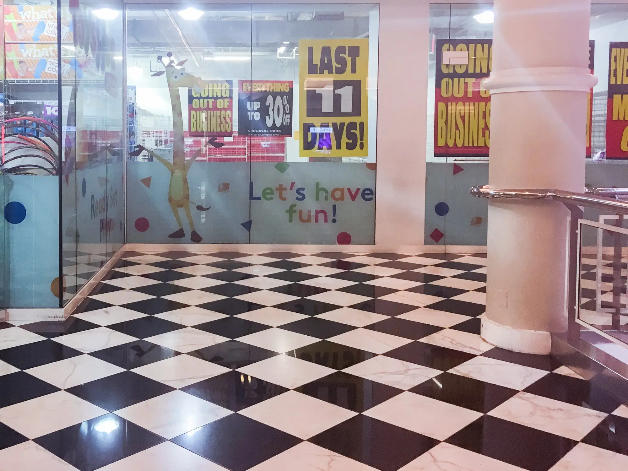 toys r us closing 9006