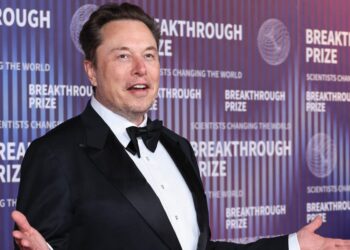 The daily schedule of Elon Musk, from his hearty breakfast to a 3 a.m. bedtime
