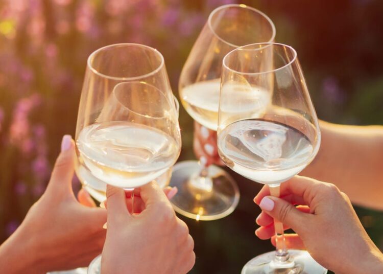 3 common mistakes customers make at a wine tasting, according to a server at a winery