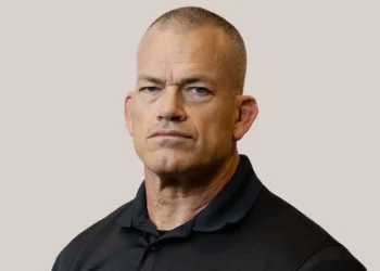 Retired Navy SEAL Jocko Willink shares 5 exercises you can do anywhere to build muscle, burn fat, and live longer